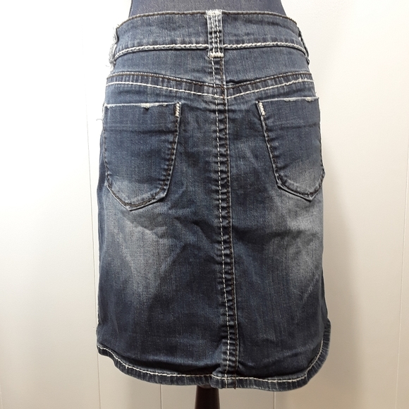Hot to trot jean skirt size small - Picture 6 of 10